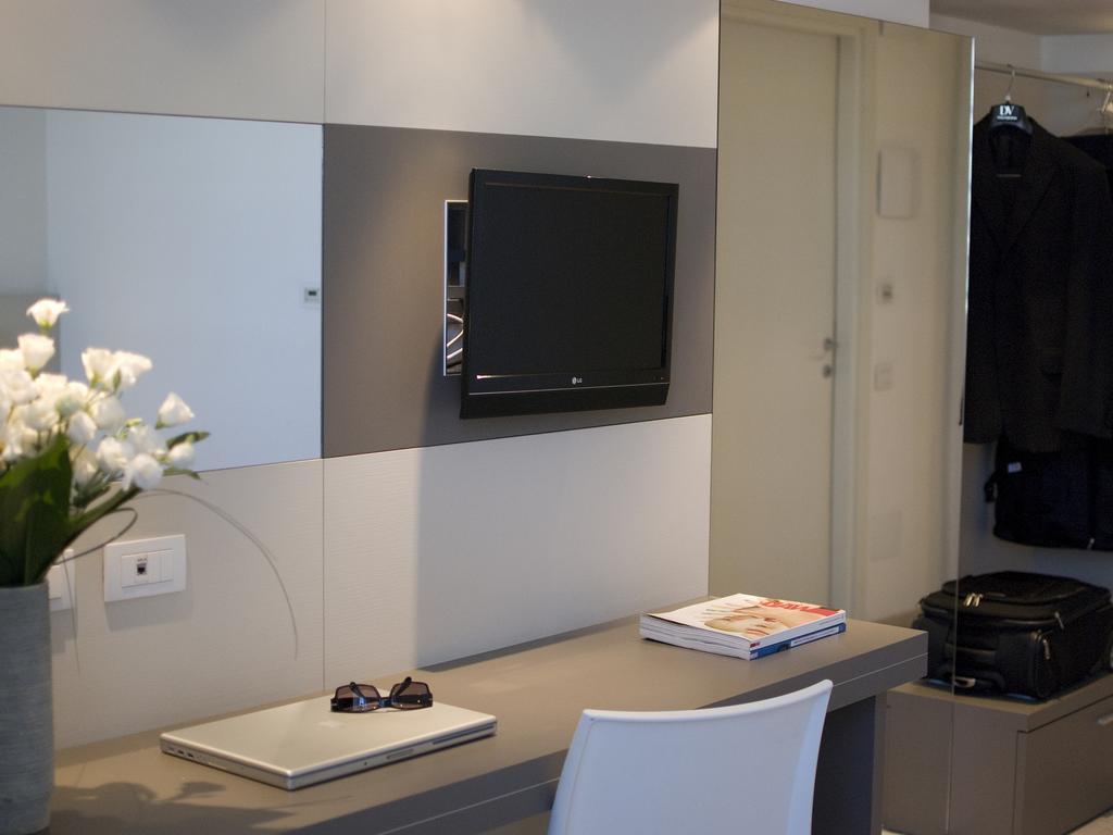 Hotel Cube Ραβένα Εξωτερικό φωτογραφία